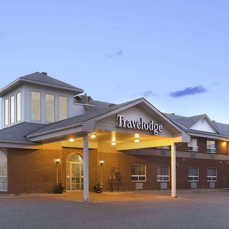 Travelodge By Wyndham Тиминс Екстериор снимка